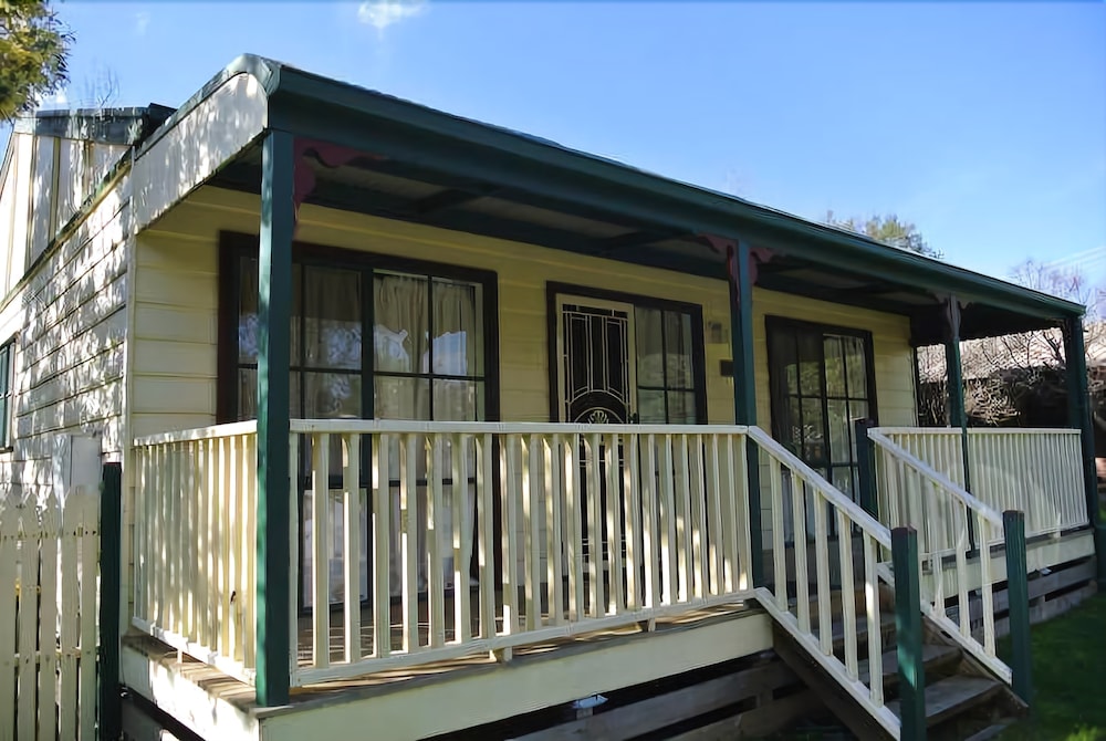Corinda Cottage – 4 bedroom pet friendly