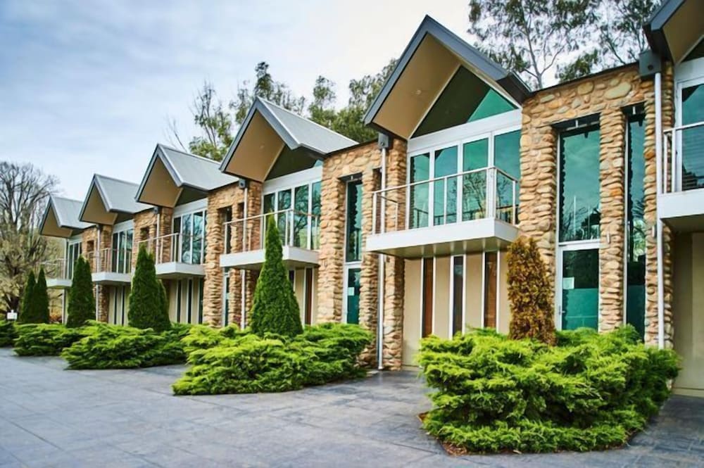 No.6 – Luxury Private Haven in the Heart of Bright