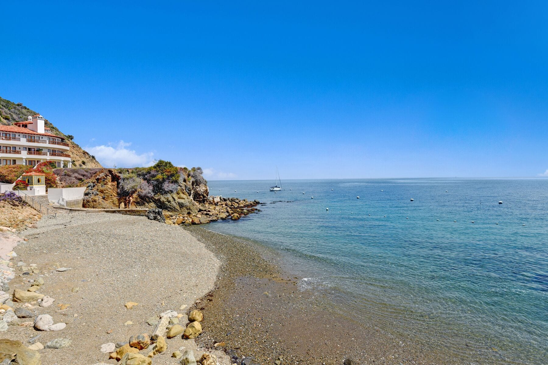 Spacious 2 Bedroom 2 Bathroom Villa, Wrap Around Balcony With One of a Kind Amaz in Avalon, United States
