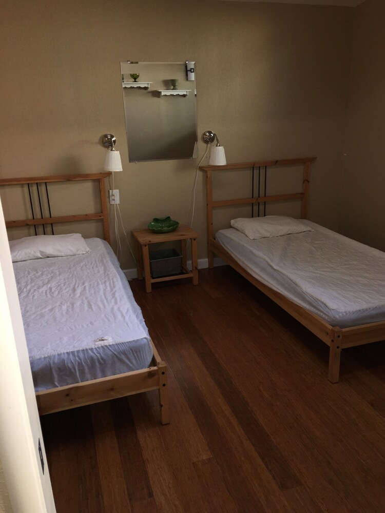 Fisherman’s house on Clear Lake in Lakeport, pet friendly Lake County