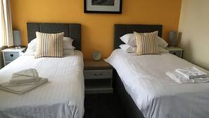 Iron/ironing board, free WiFi, linens