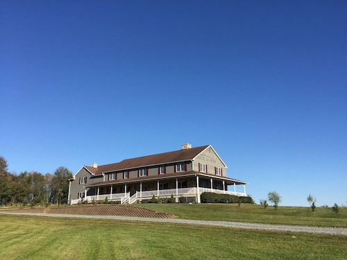 Great Place to stay Double Eagle Bed and Breakfast near East Greenville