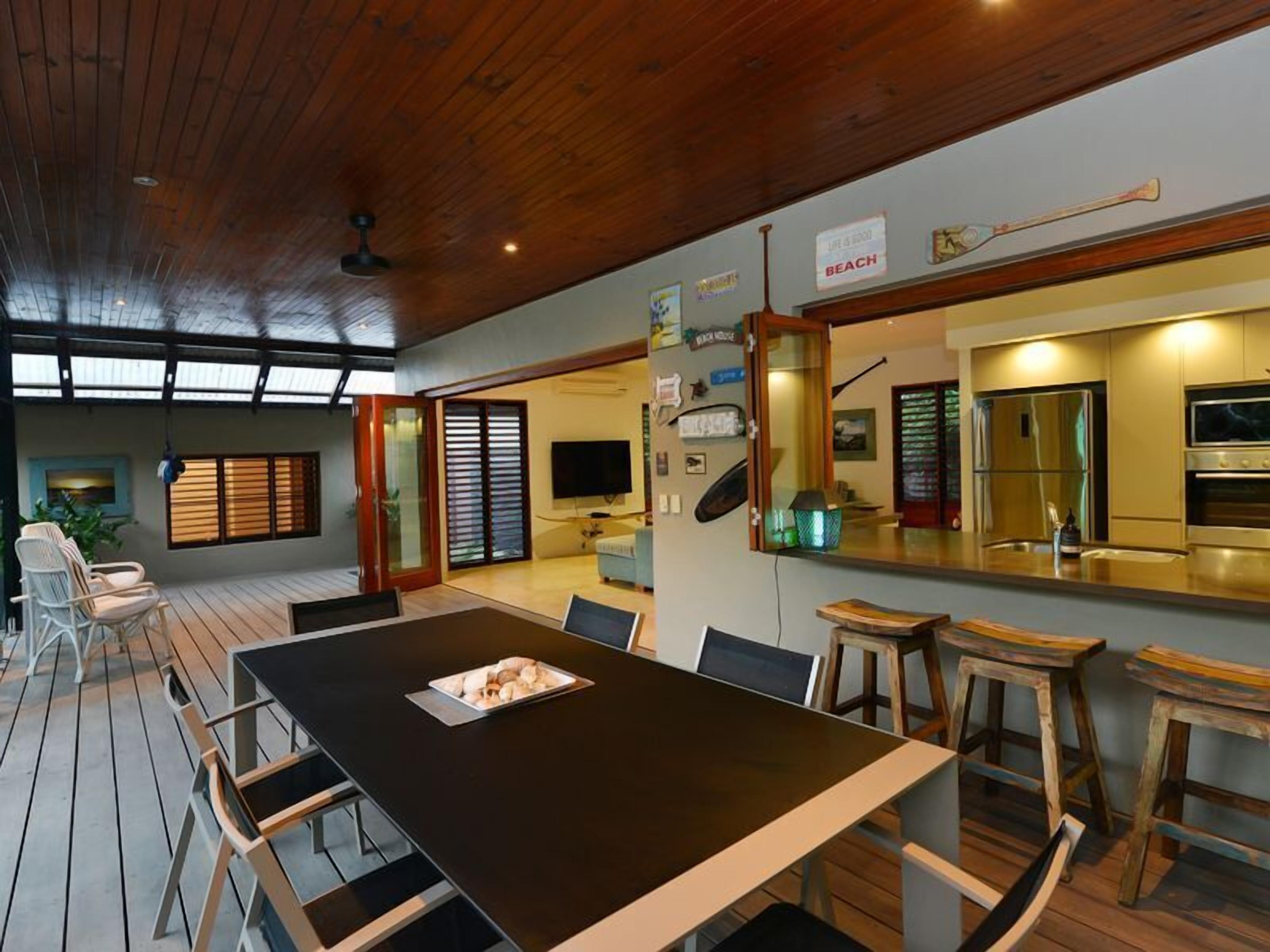 Ocean Eyes Getaway - Quiet Pavilion Beach House