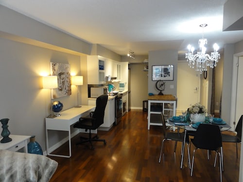 Great Place to stay Beautifully Decorated 1BR Unit near Toronto 