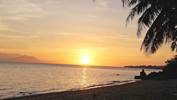 Private beach, white sand, snorkeling, kayaking