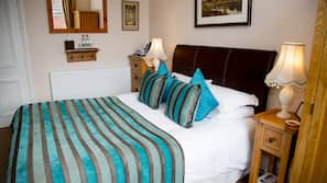 Premium bedding, individually furnished, iron/ironing board, free WiFi