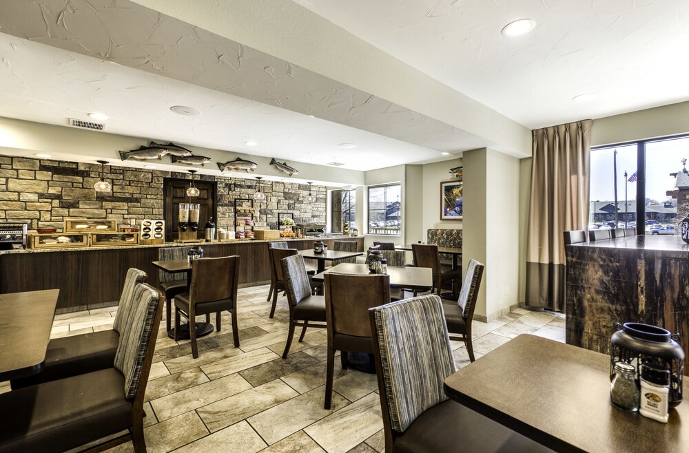 Bass Pro Shops Angler's Lodge in Springfield Best Rates & Deals on Orbitz