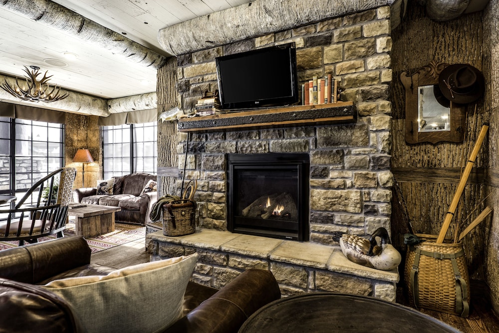 Bass Pro Shops Angler's Lodge in Springfield Best Rates & Deals on Orbitz