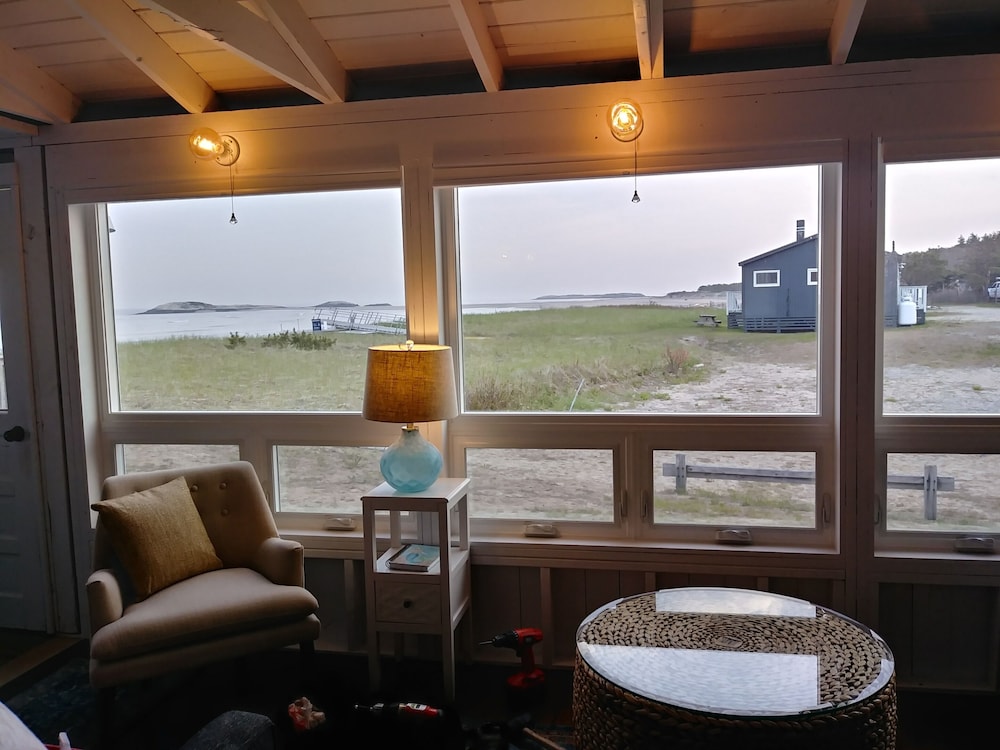 Driftwood Oceanfront Cottage at Popham Beach Spectacular views from
