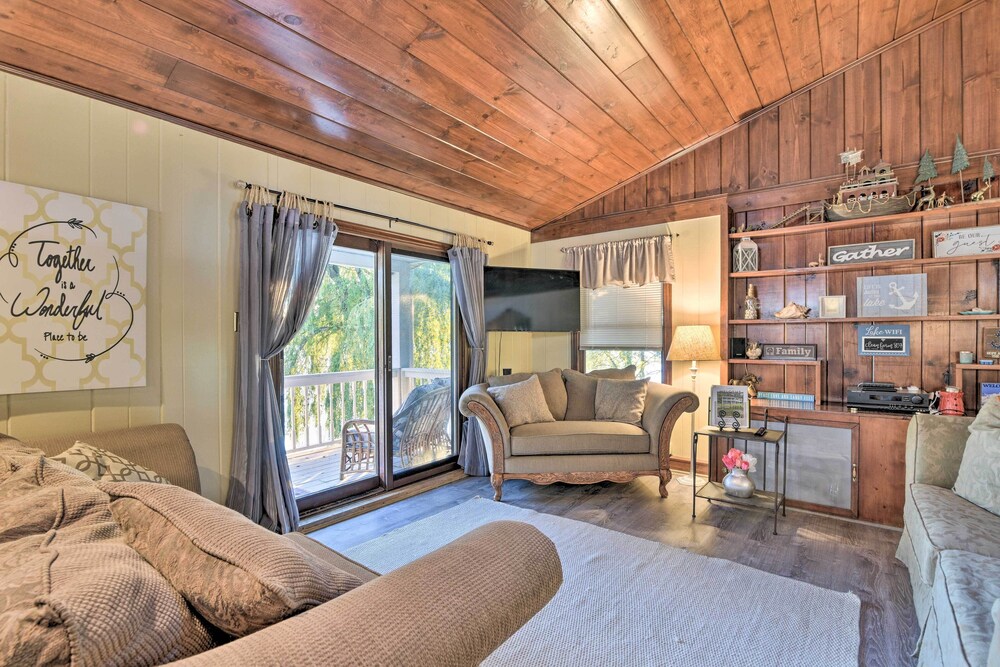 Cozy Lakefront Lapeer House w/ 2 Paddle Boats! Lapeer County Vrbo