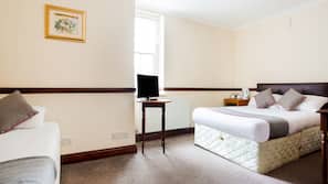 Premium bedding, desk, iron/ironing board, free WiFi