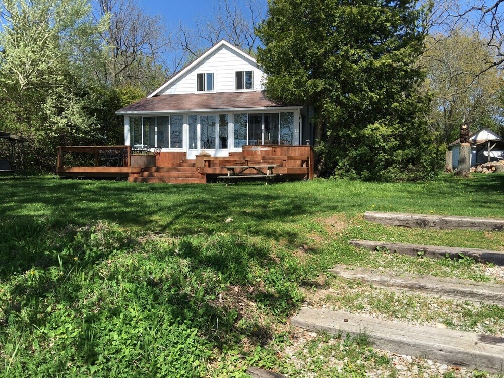 Lake Simcoe Waterfront Cottage 7 Day Minimum Rental In Ramara