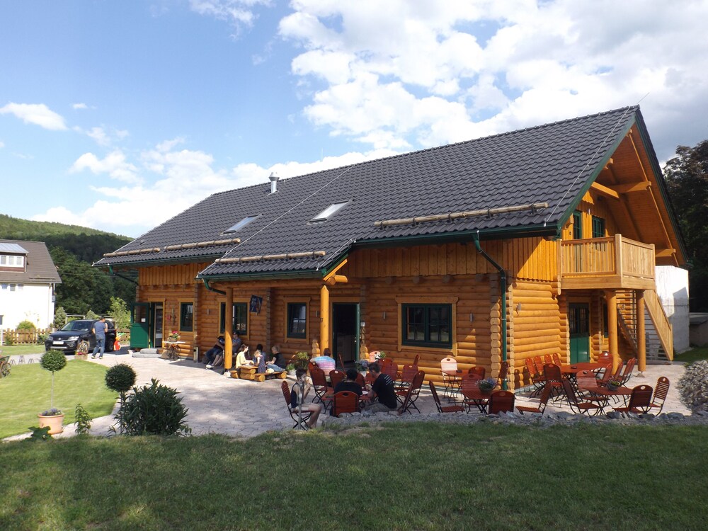 Cozy Log Cabin Apartment Sunrise In The Erzgebirge With Free Wi