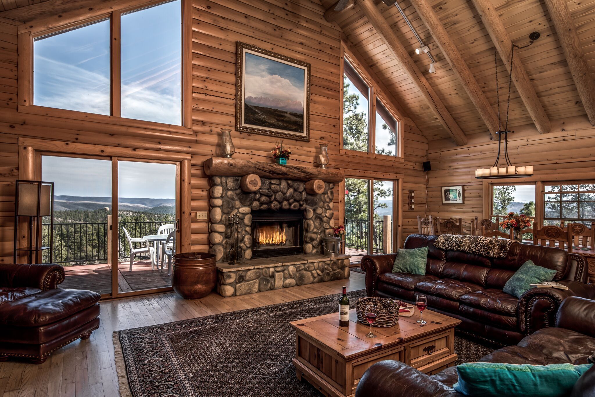 Gorgeous Log Home With Mountain View and new Hot Tub! Close to Ski Apache in Ruidoso, United States
