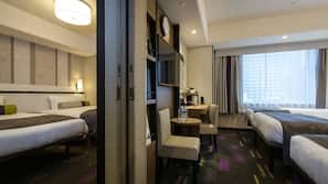 Down comforters, in-room safe, desk, blackout drapes