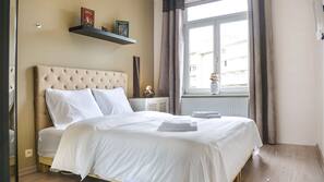 2 Schlafzimmer, individuell dekoriert, individuell eingerichtet