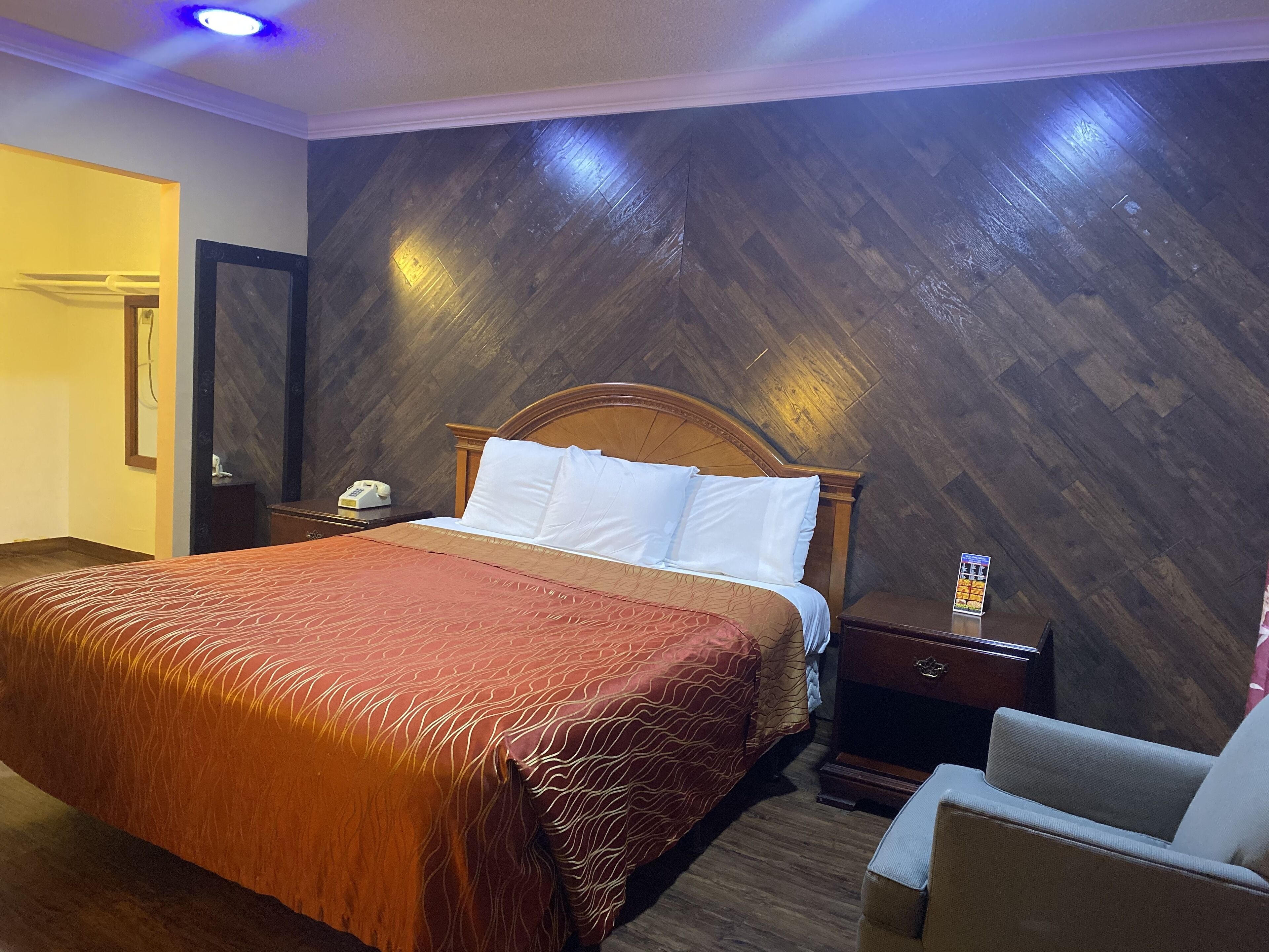 Orange Villa Park Motel in Orange, United States