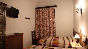Cortinas opacas, camas supletorias (de pago), wifi gratis