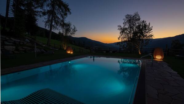 Piscina coperta, piscina all'aperto