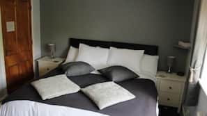 Free WiFi, linens
