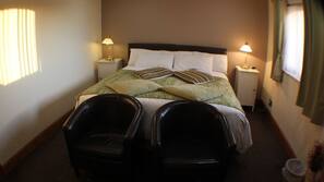 Free WiFi, linens