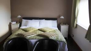 Free WiFi, linens