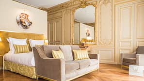 1 bedroom, premium bedding, free minibar, in-room safe