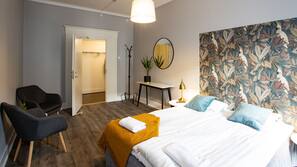 Iron/ironing board, free WiFi, linens