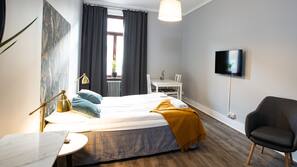 Iron/ironing board, free WiFi, linens