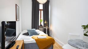 Iron/ironing board, free WiFi, linens