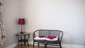 Iron/ironing board, free WiFi, linens