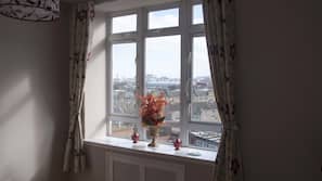 Iron/ironing board, free WiFi, linens