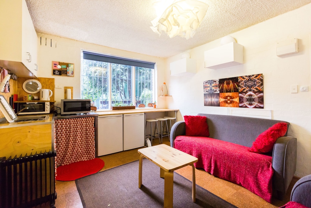 REID, Fitzroy Studio Apartment