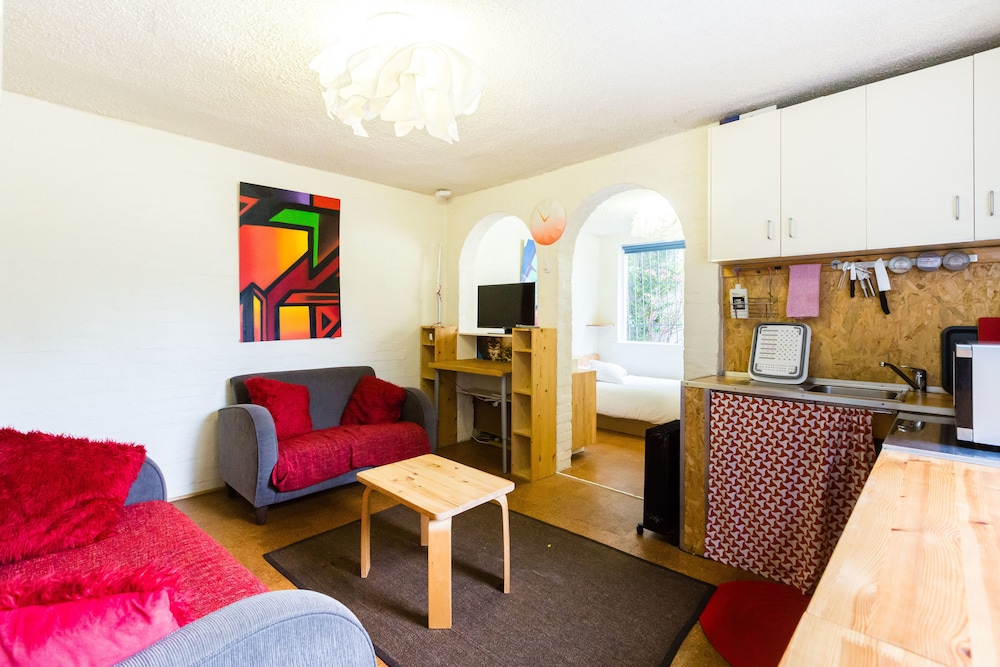 REID, Fitzroy Studio Apartment