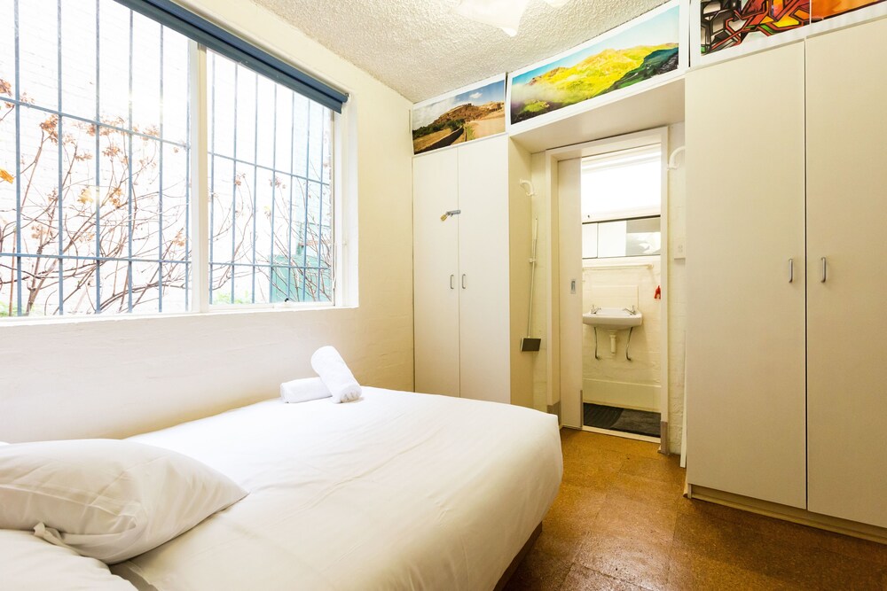 REID, Fitzroy Studio Apartment