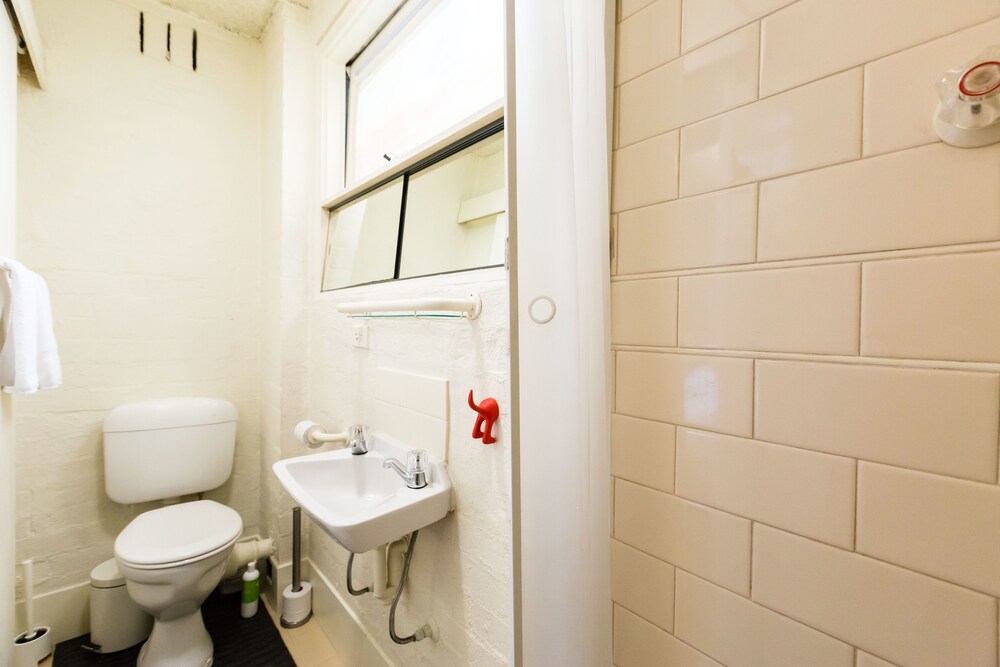 REID, Fitzroy Studio Apartment