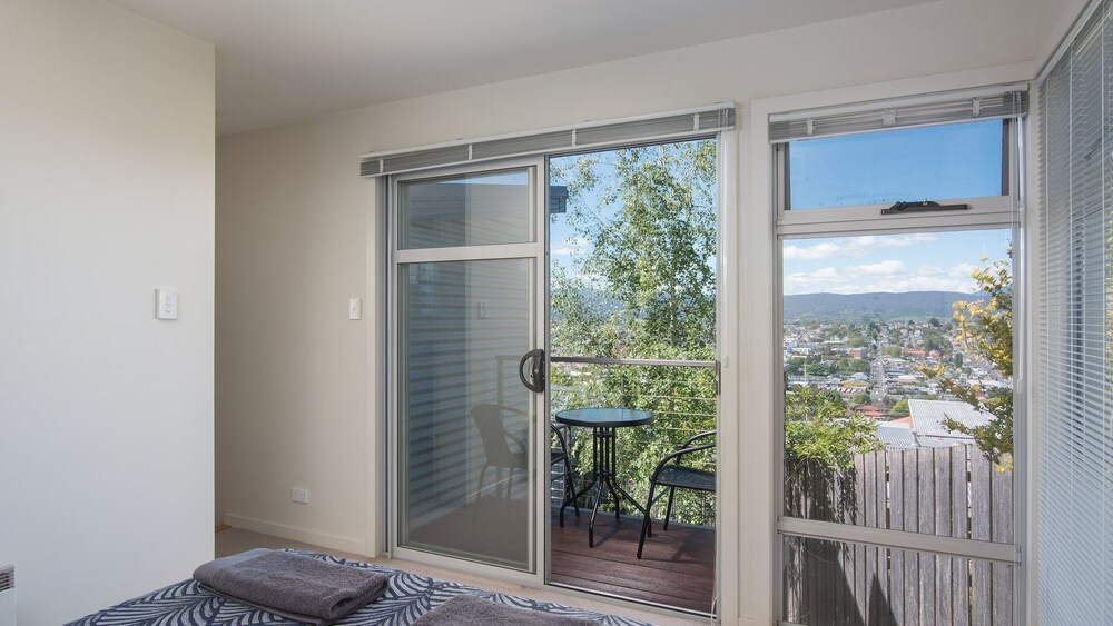 Launceston Views Townhouse 2 Deals & Reviews (Launceston, AUS) Wotif