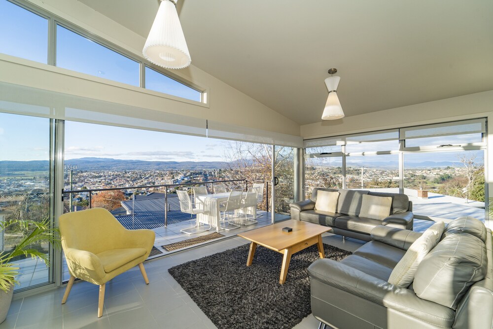 Launceston Views Townhouse 2 Deals & Reviews (Launceston, AUS) Wotif