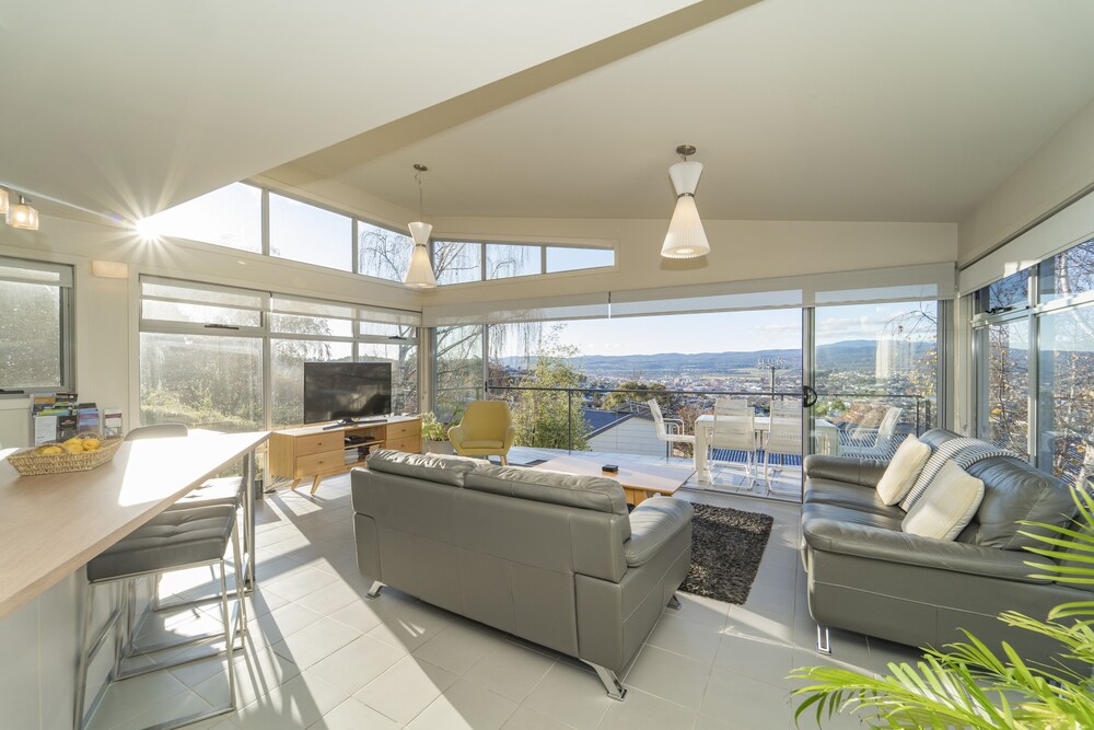 Launceston Views Townhouse 2 Deals & Reviews (Launceston, AUS) Wotif