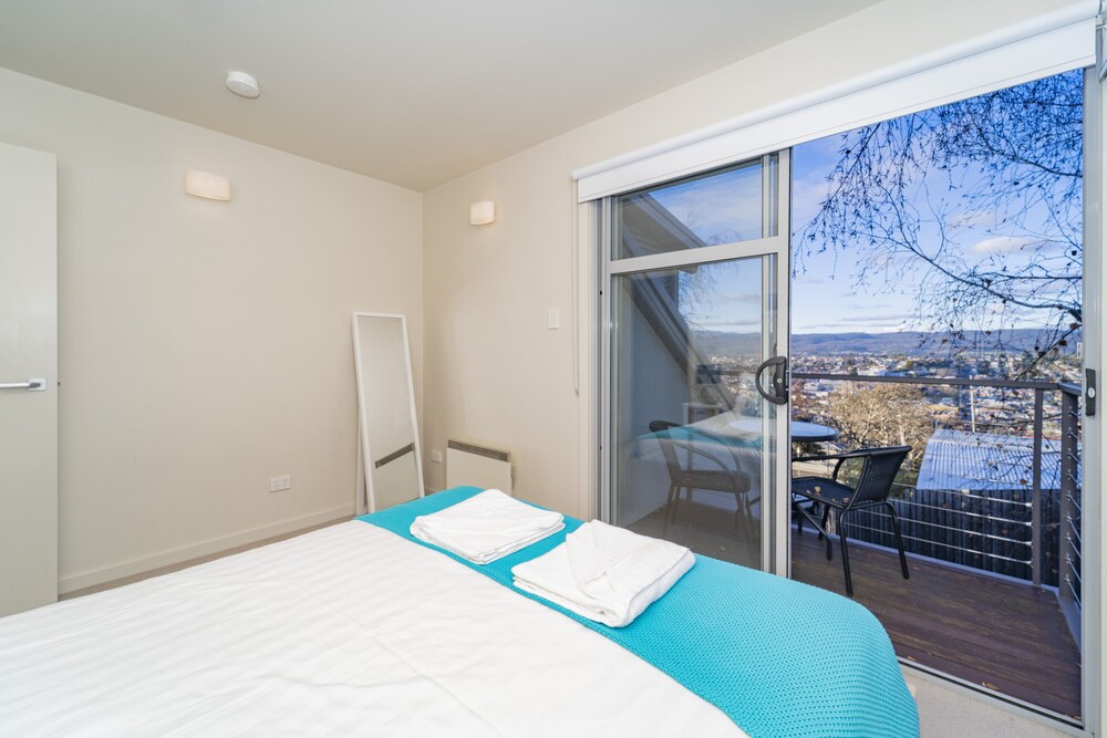 Launceston Views Townhouse 2 Deals & Reviews (Launceston, AUS) Wotif