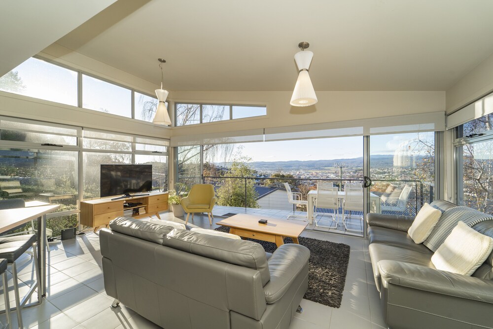 Launceston Views Townhouse 2 Deals & Reviews (Launceston, AUS) Wotif