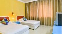 Blackout curtains, free WiFi