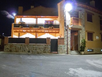 Casa Rural El Berrueco Solosancho Room Prices Reviews Travelocity