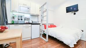 1 chambre, bureau, fer et planche à repasser, Wi-Fi gratuit
