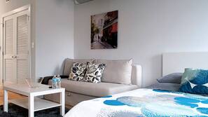 Desk, iron/ironing board, free WiFi, wheelchair access