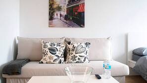 Desk, iron/ironing board, free WiFi, wheelchair access