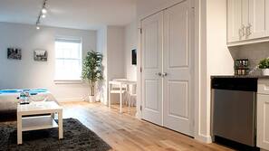 Desk, iron/ironing board, free WiFi, wheelchair access