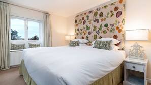 Premium bedding, individually decorated, individually furnished, desk