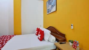 Desk, free WiFi, linens