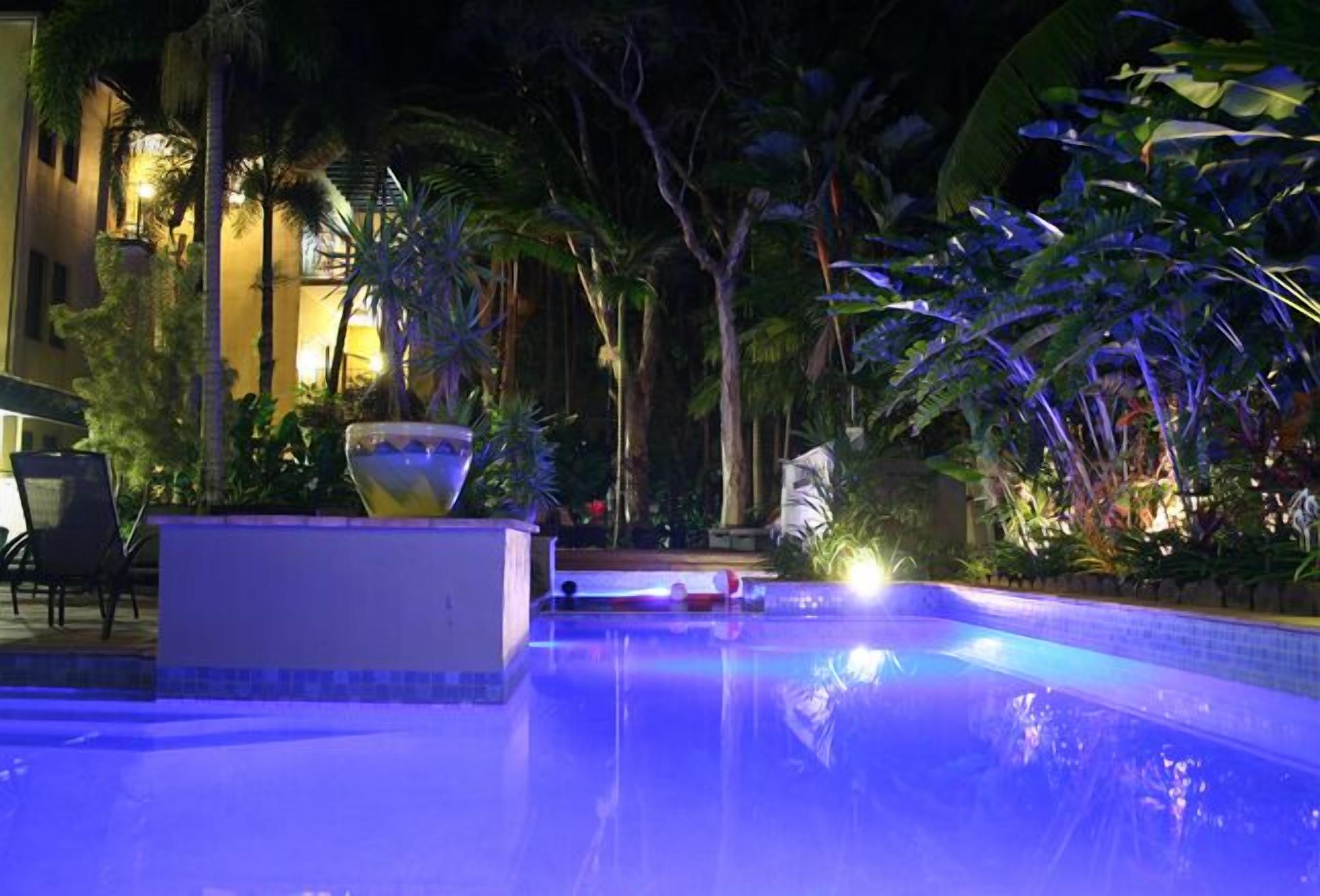 Short Walk  to Four Mile Beach and the Town Centre!